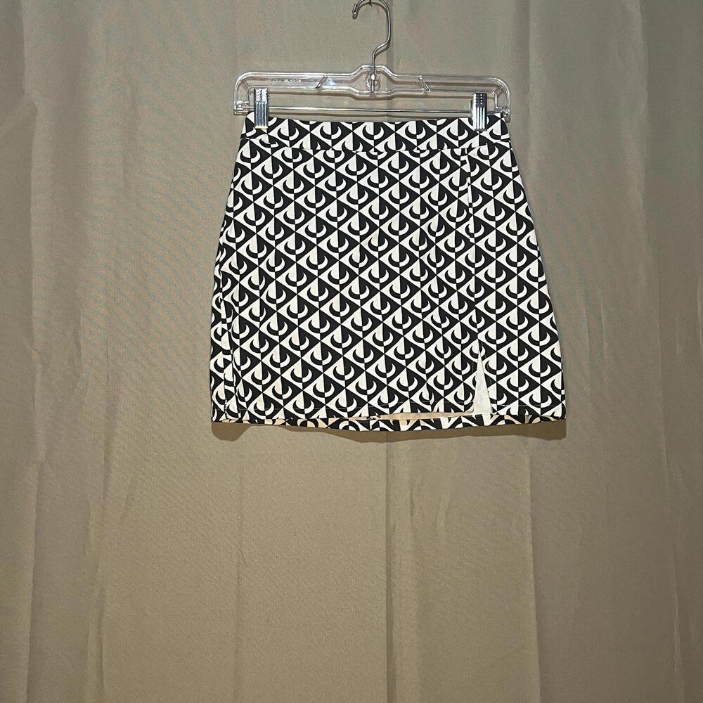 Black and White Patterned Women's Mini Skirt